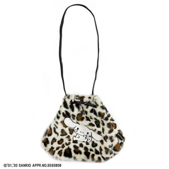 Cinnamoroll (sanrio character) Fur fabric drawstring bag. - Picture 2 of 10